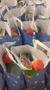 Weihnachtstüten mit schönen Geschenken